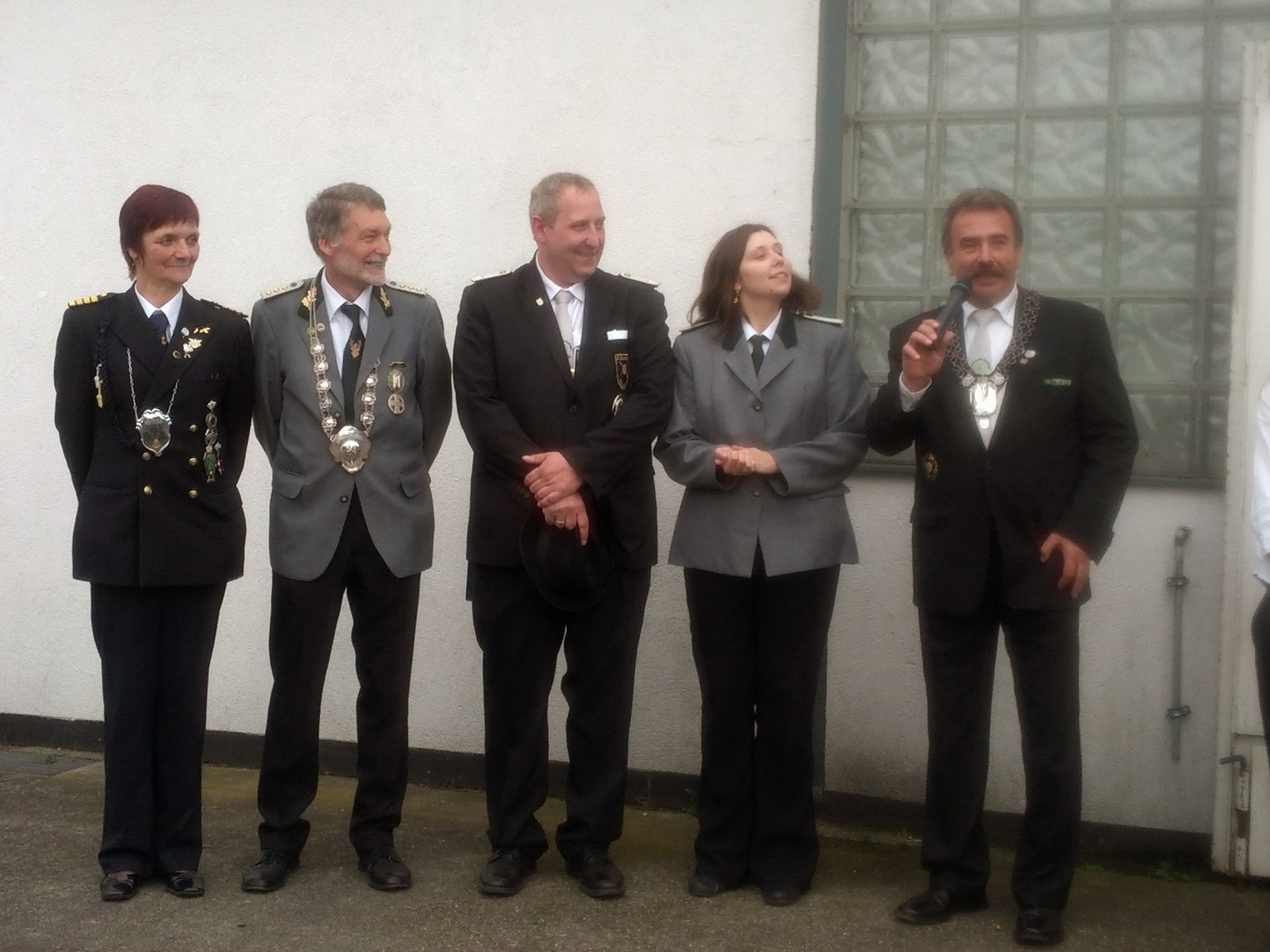 Das neue Regimentskönigspaar Klaus und Stephanie Jordan mit dem Vorgänger Klaus Maibauer und Königin Uschi